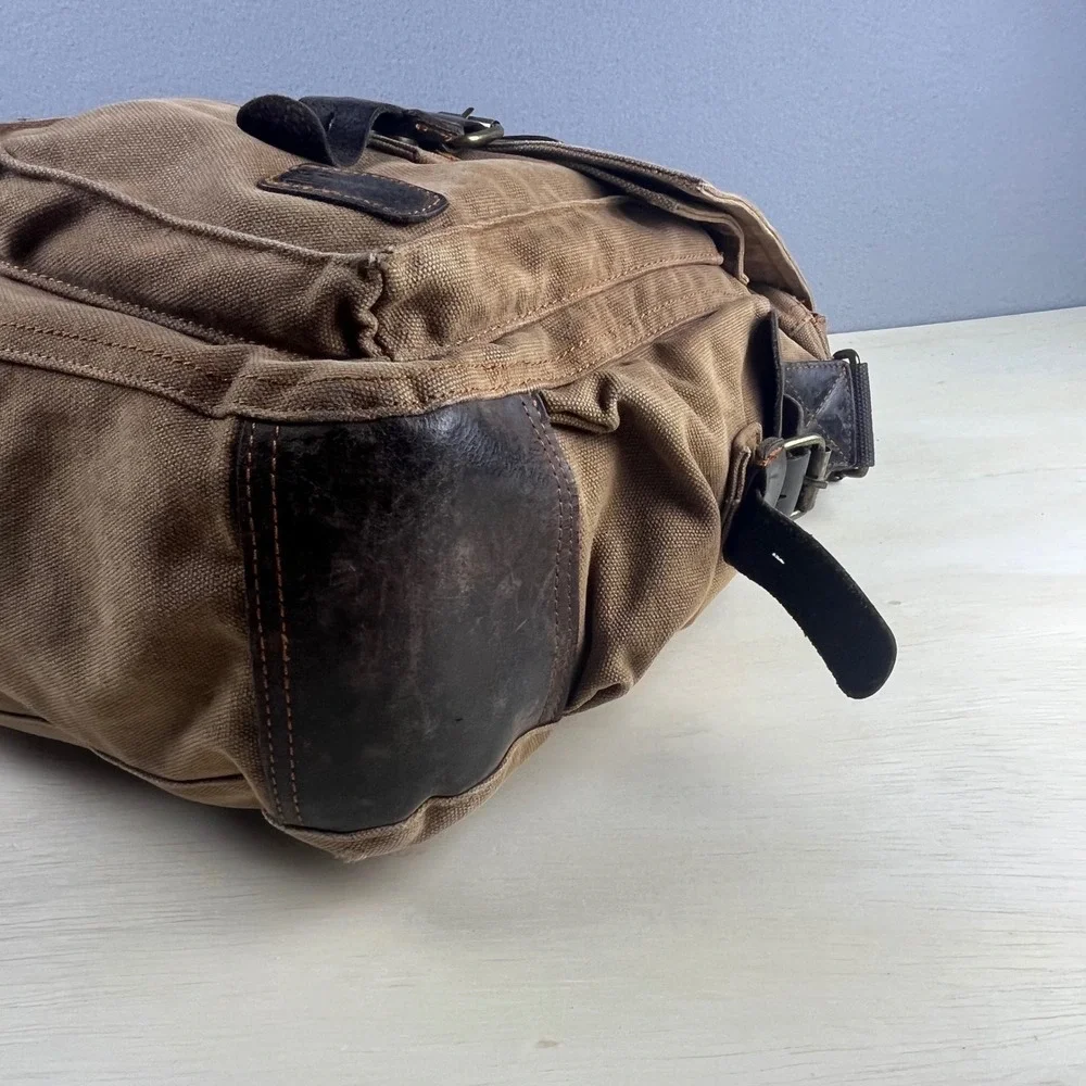 Berchirly canvas messenger